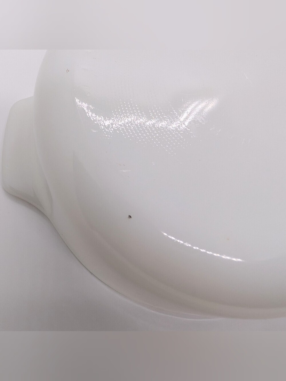 Vintage Dynaware Pyr-O-Rey Milk Glass Round Casserole Dish With Daisy Pattern - Picture 4 of 8